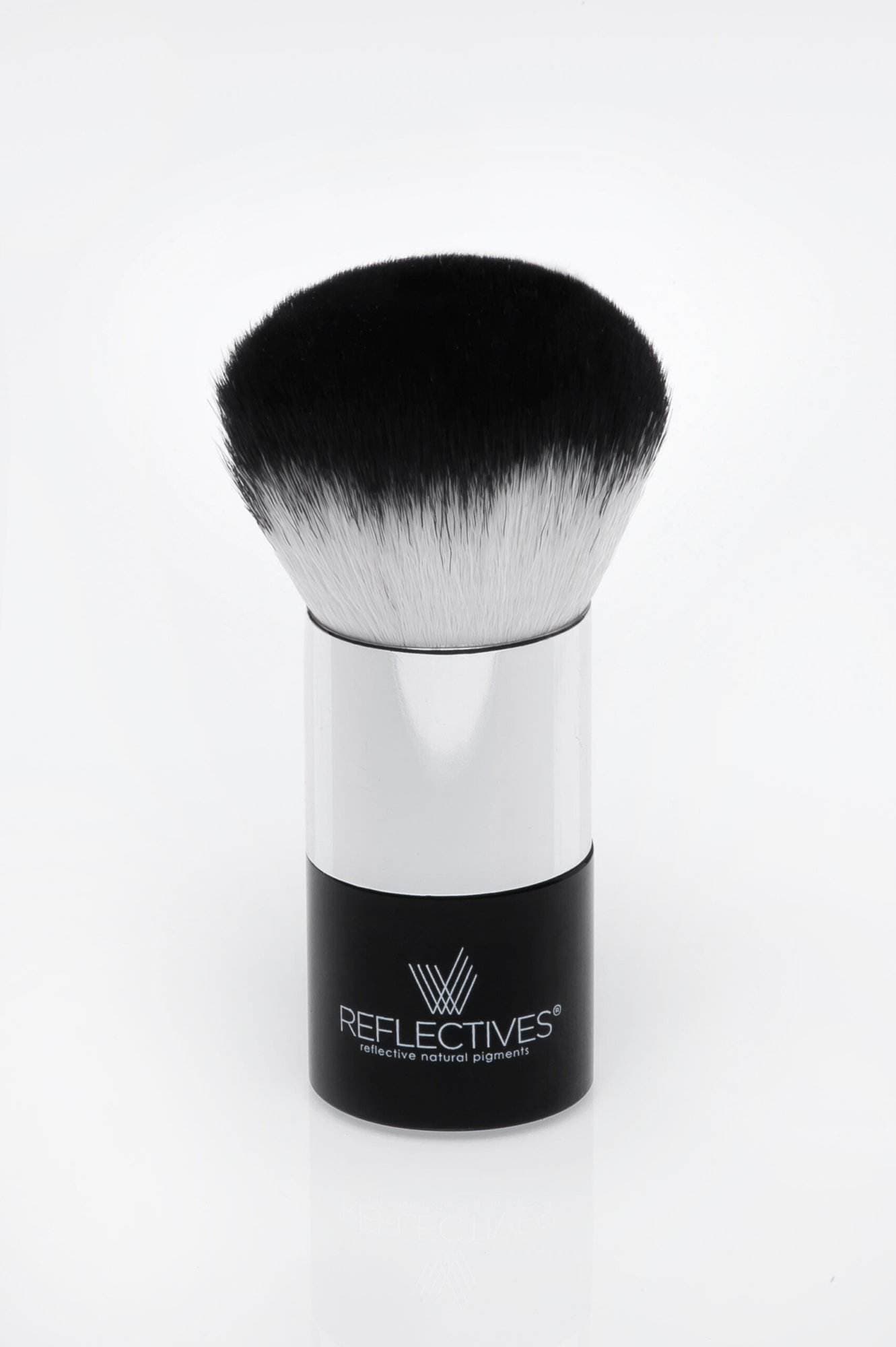 Reflectives Kabuki Pinsel