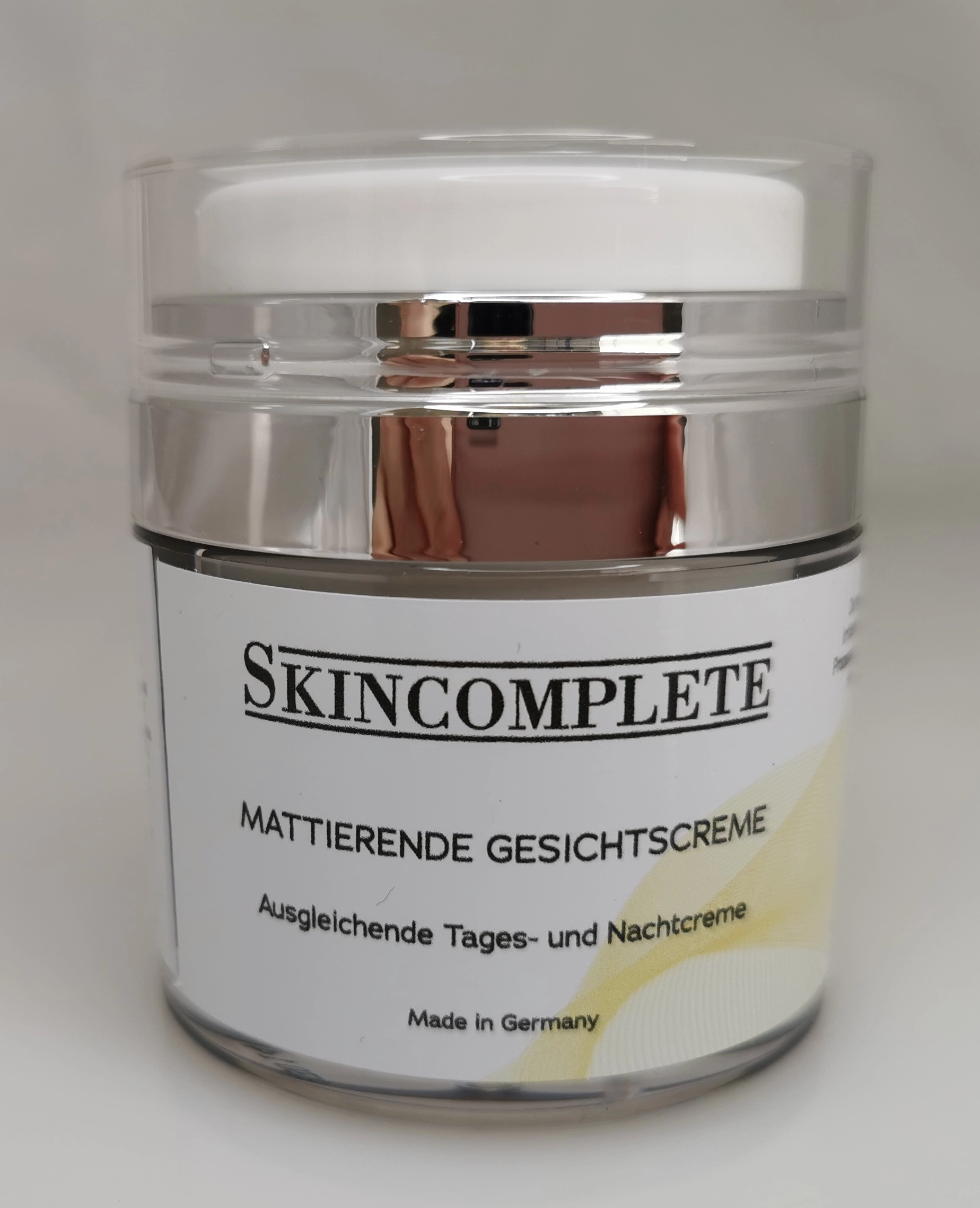 Mattierende Gesichtscreme für die unreine Haut 2 Skincomplete Mattierende Gesichtscreme